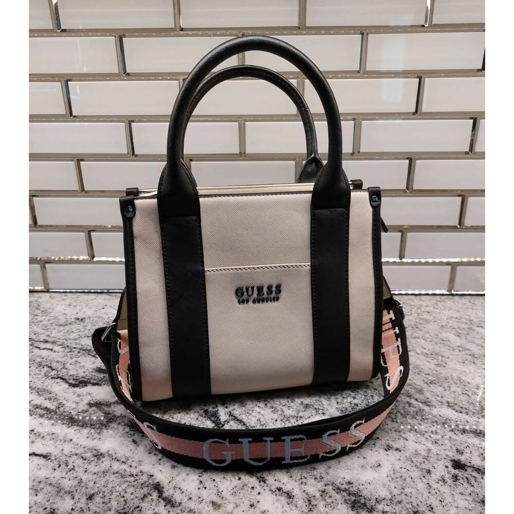GUESS Black and Cream Handbag/Purse Excellent Condition